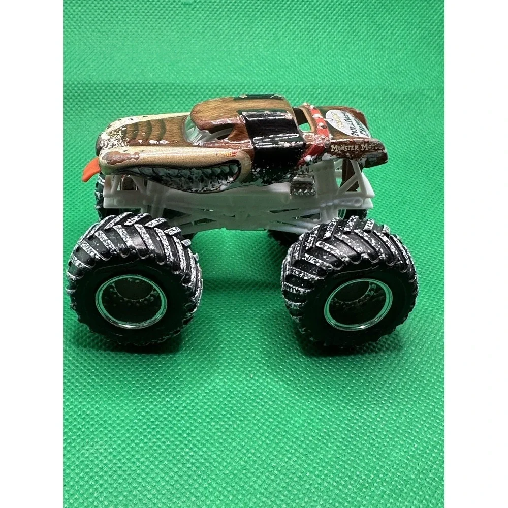 Monster Mutt Hot Wheels Monster Jam Monster Truck 1:55 Scale DieCast‎ Used